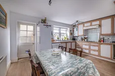 Broadhurst Close, Richmond, TW10 photo 6