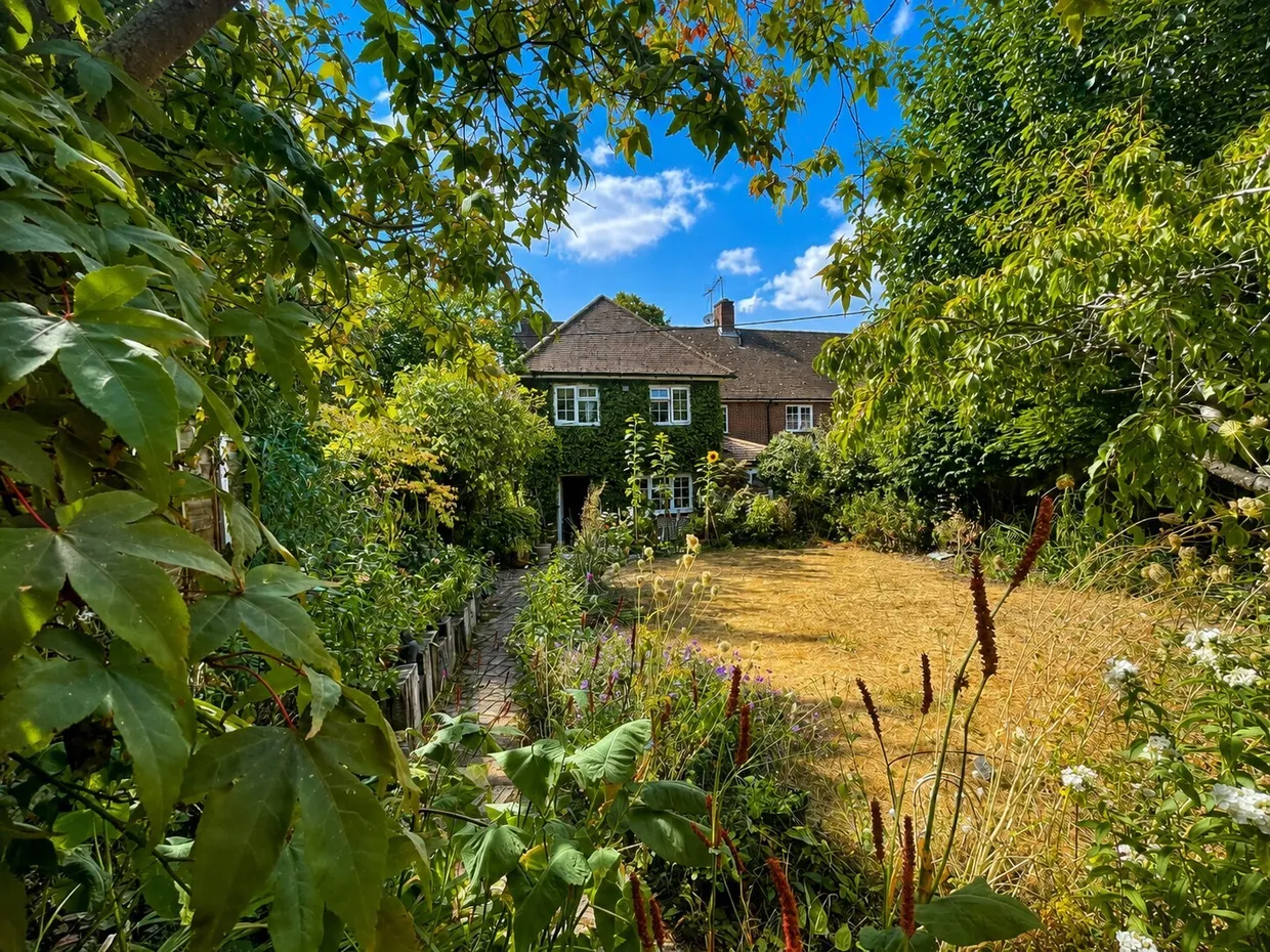 Broomhill, Ewshot, GU10 photo 14