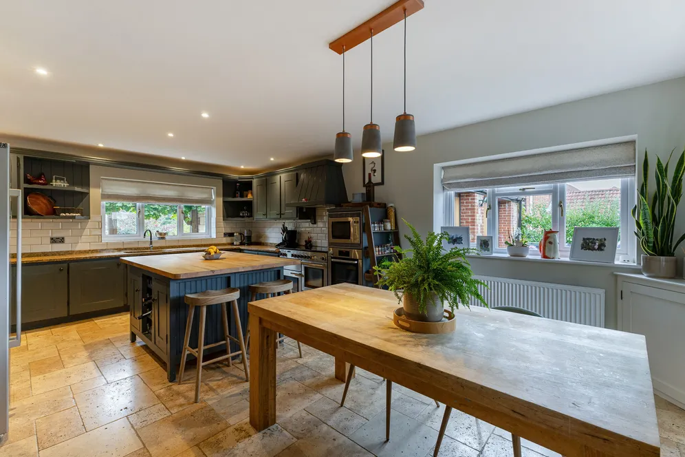 Stormore, Dilton Marsh, BA13 photo 2