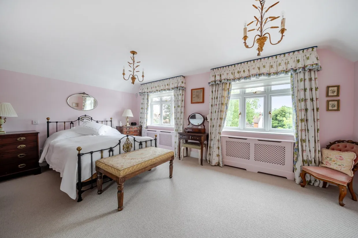 High Park Road, Farnham, GU9 photo 6