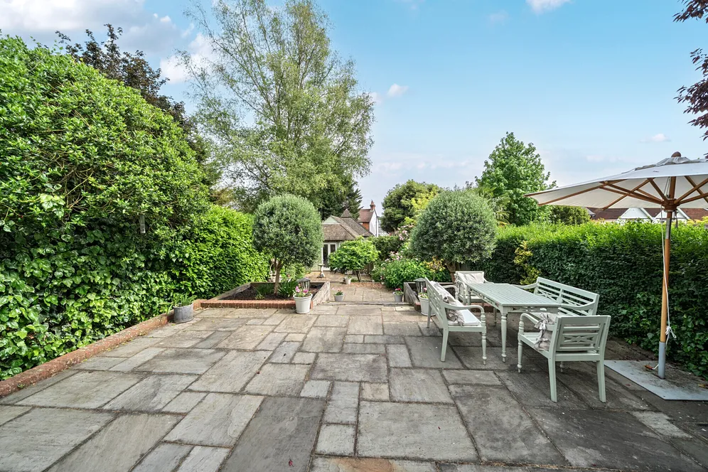 High Park Road, Farnham, GU9 photo 8