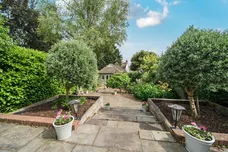 High Park Road, Farnham, GU9 photo 15