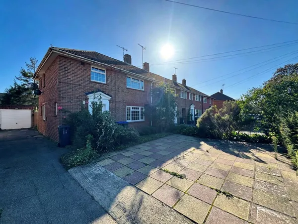 Wiston Avenue, Worthing, BN14