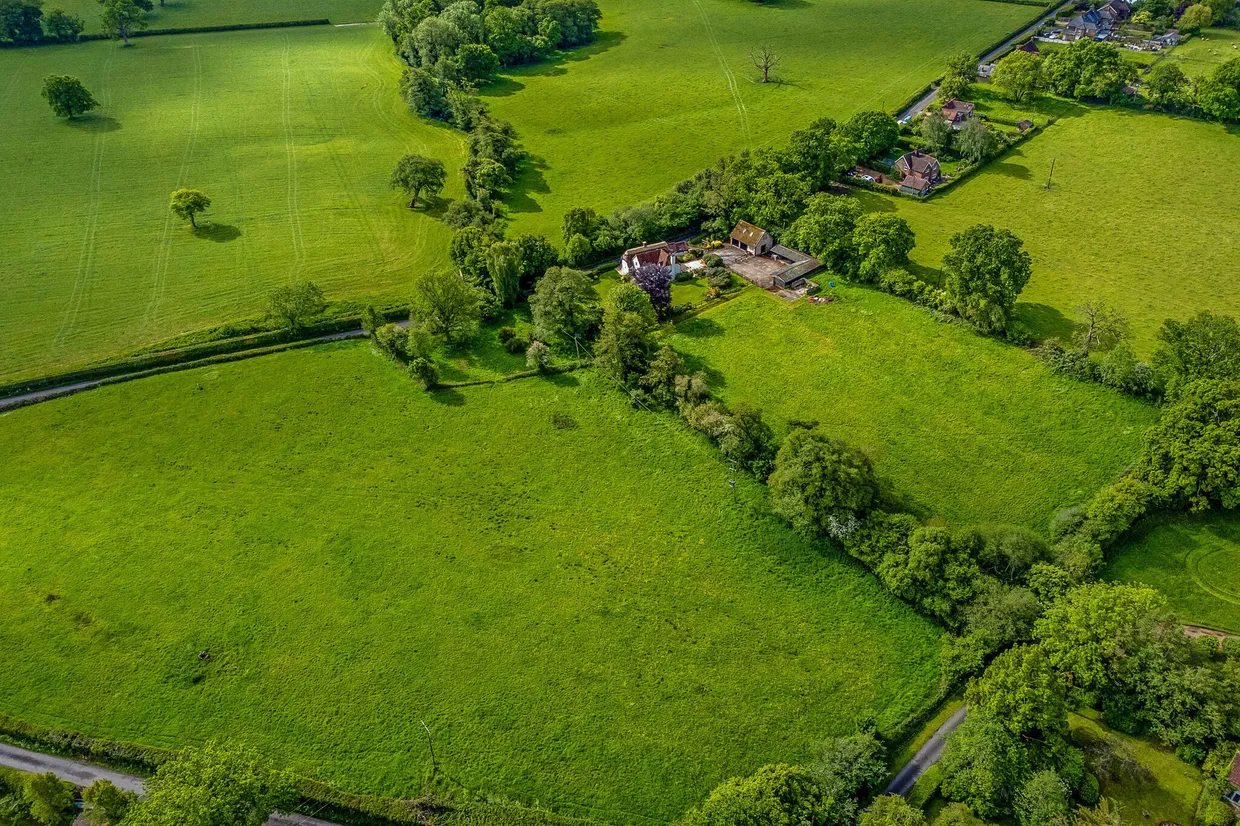 Snailing Lane, Greatham, GU33 photo 2