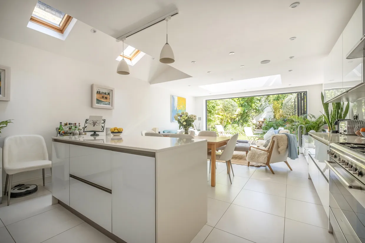 Inman Road, London, SW18 photo 6