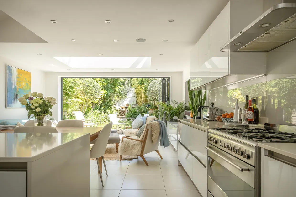 Inman Road, London, SW18 photo 14