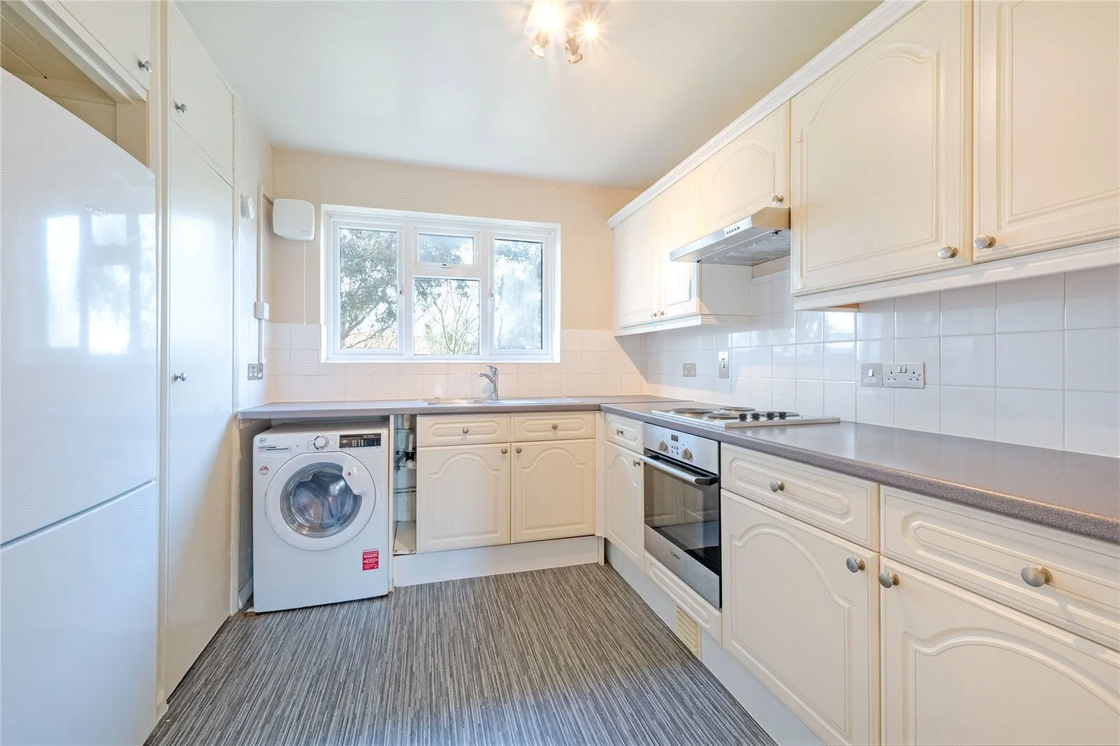 Vines Avenue, Finchley Central, London, N3