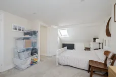 Fairlawn Avenue, London, N2 photo 13