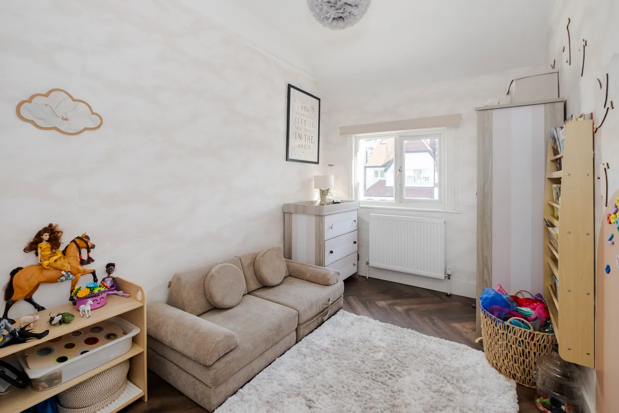 Fairlawn Avenue, London, N2 photo 18