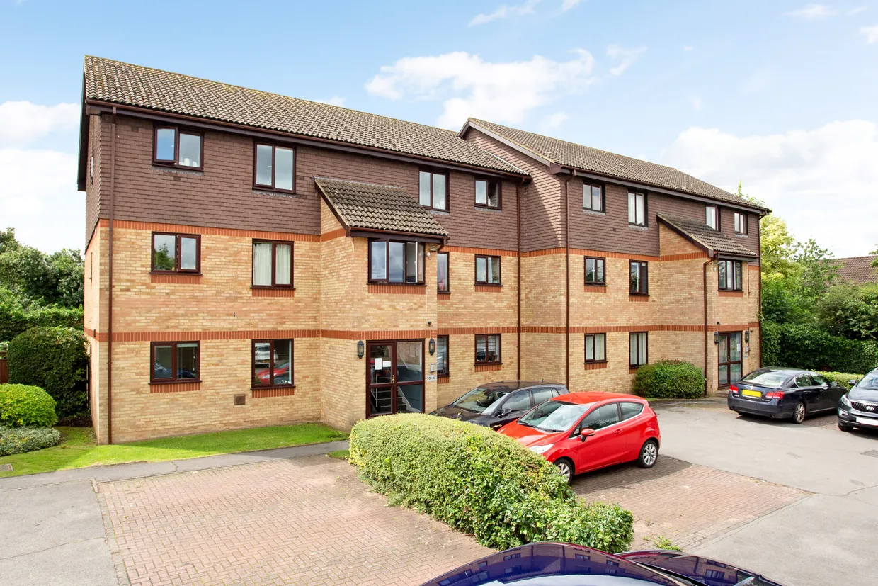 Holmlea Walk, Slough, SL3 photo 1
