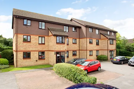 Holmlea Walk, Slough, SL3