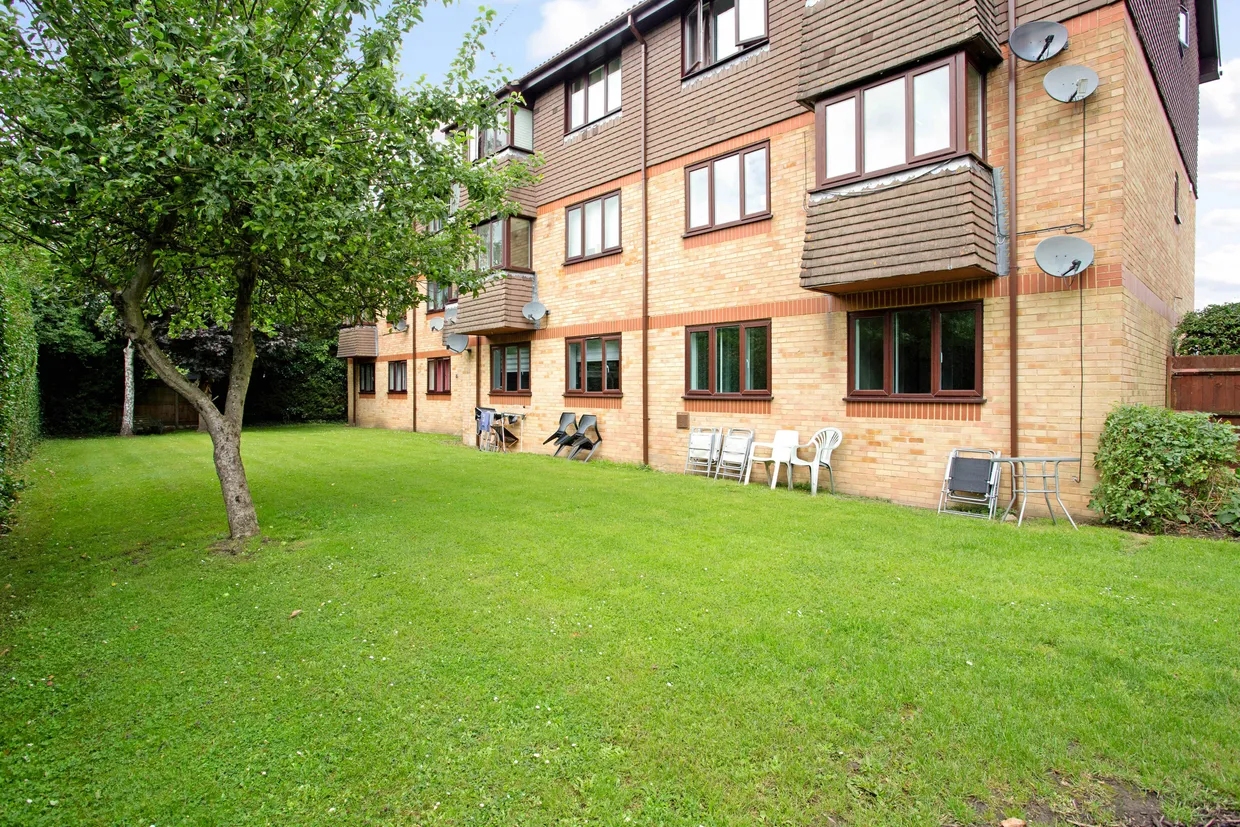 Holmlea Walk, Slough, SL3 photo 2