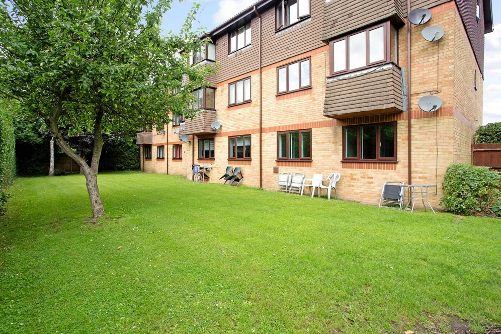 Holmlea Walk, Slough, SL3 photo 2