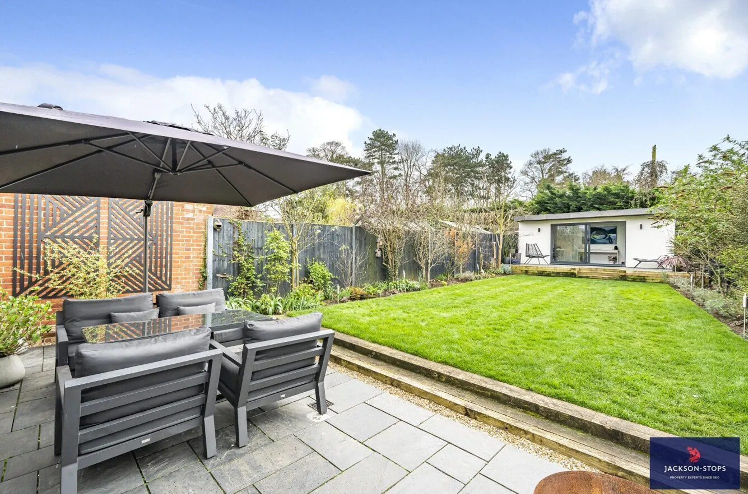 Duchess Drive, Newmarket, CB8 photo 3