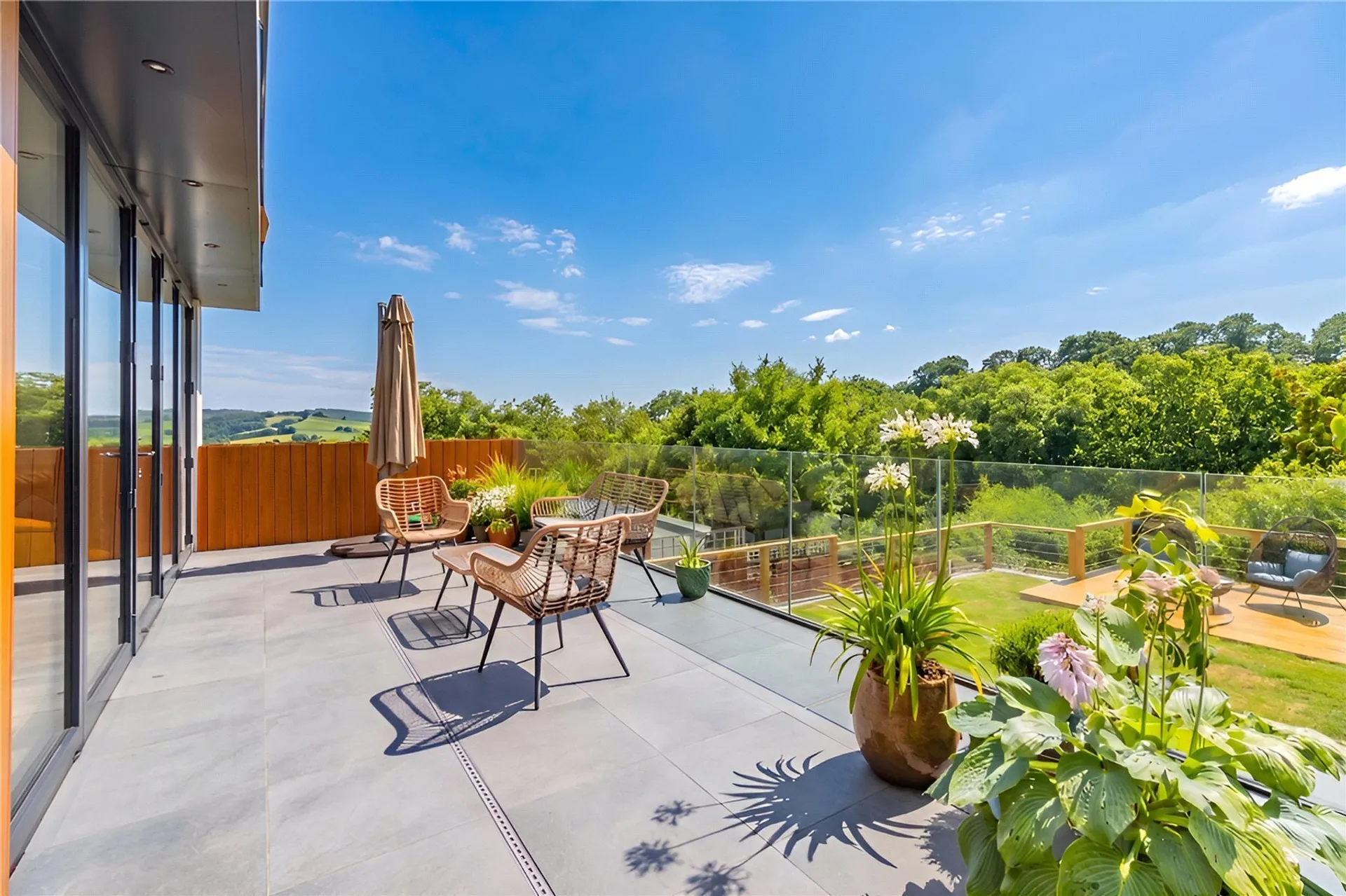 Property photo top 1