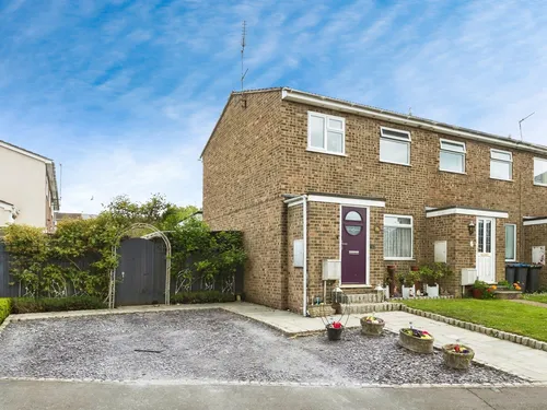 Dunstall Farm Road, BURGESS HILLphoto