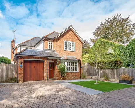 Spratts Lane, Ottershaw, KT16