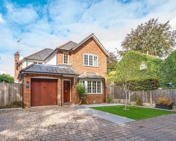 Spratts Lane, Ottershaw, KT16