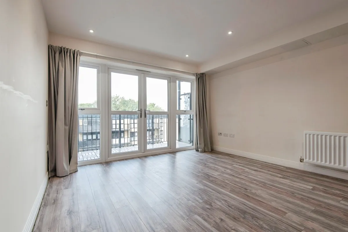 Giles Crescent, STEVENAGE