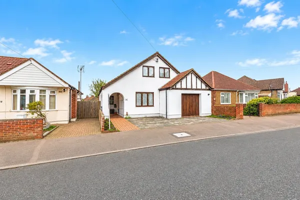 Gerrard Avenue, Rochester, ME1