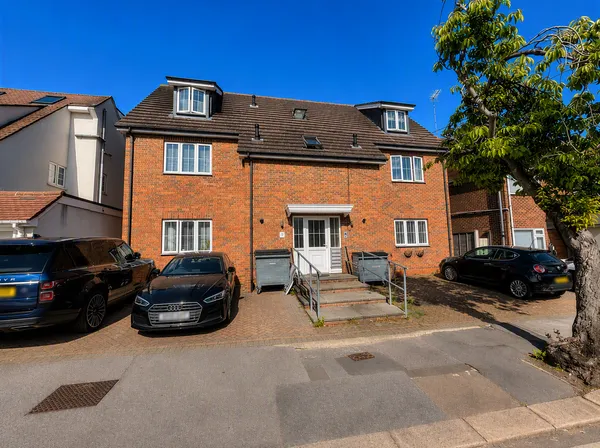 Oakdale Road, South Woodford, E18