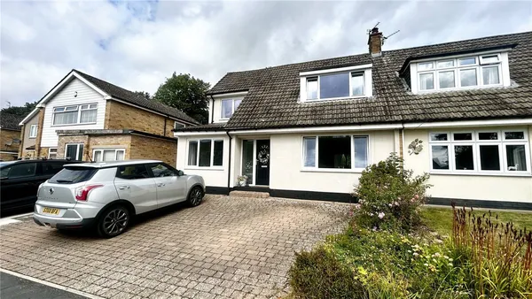 Pinewood Crescent, Heighington Villag...