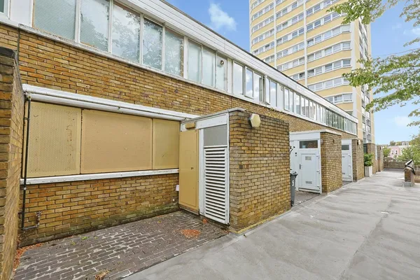Meadow Road, London, SW8