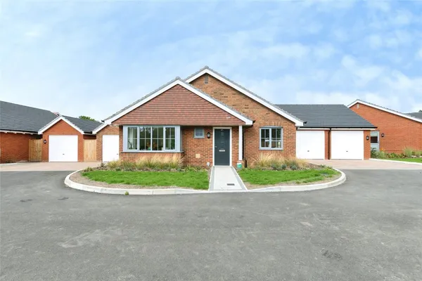 Ringwood Road, Alderholt, Fordingbrid...