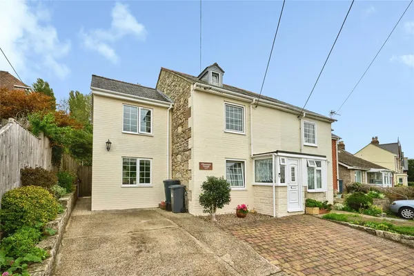 Wyatts Lane, COWES, Isle of Wight, PO31