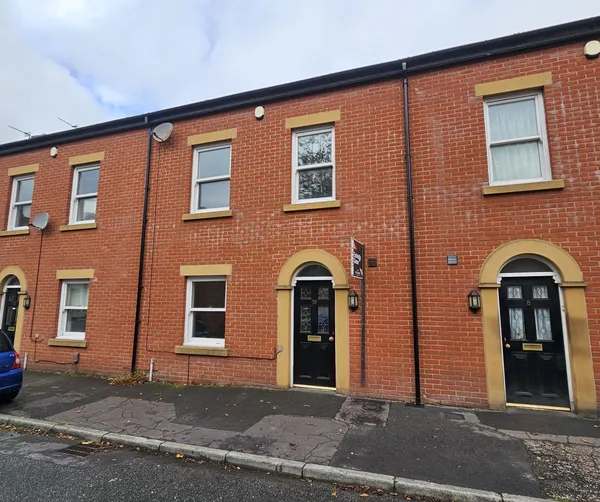 Wellington Road, Ashton