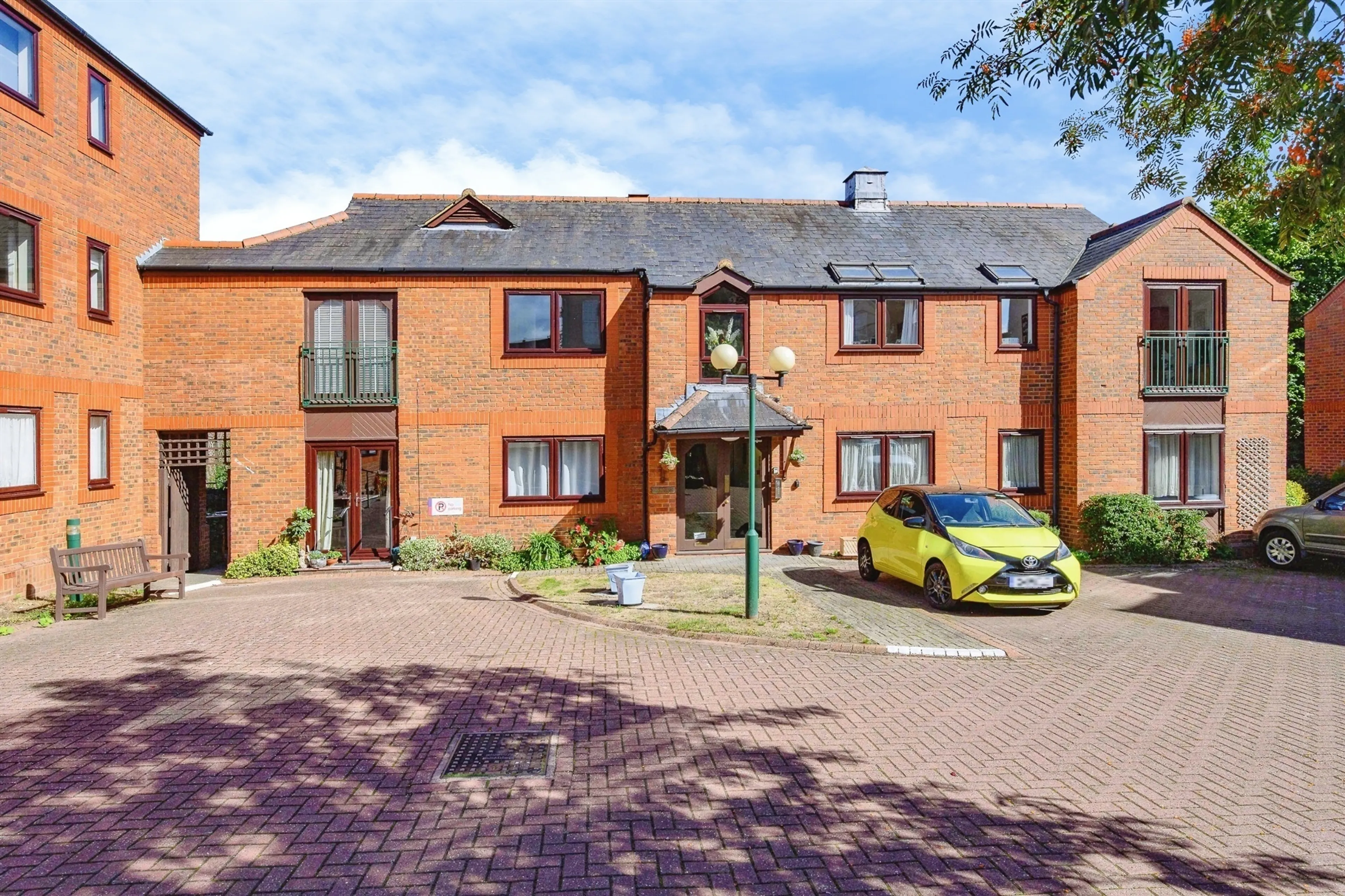 Property at Saddlers Walk, Kings Langley