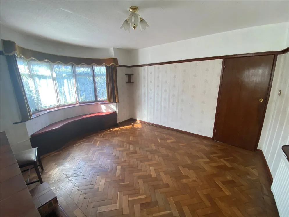 Property carousel item 12