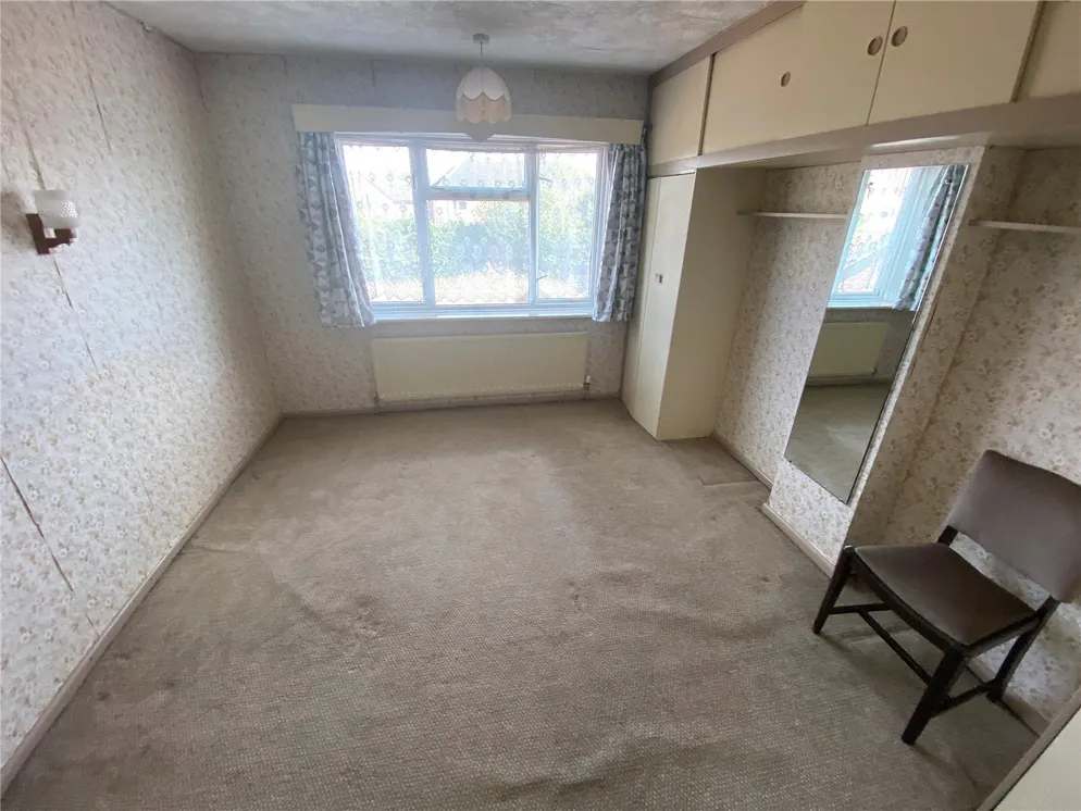 Property carousel item 18