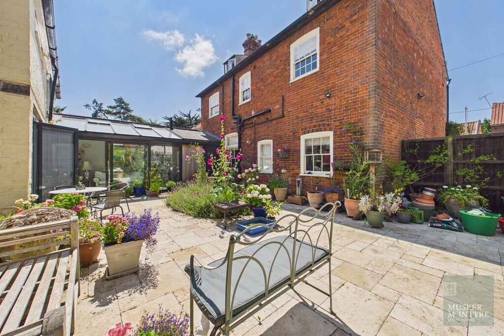 Camden House,  Bungay Image 20