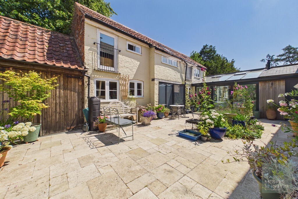 Camden House,  Bungay Image 21