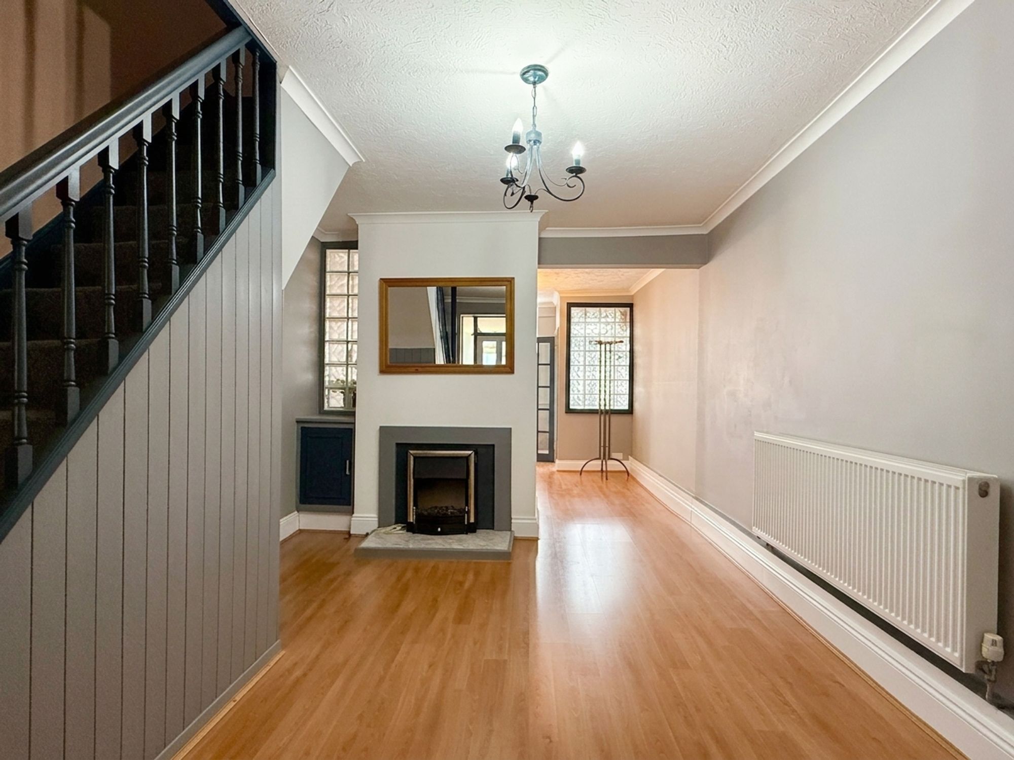 Wood Street, Taunton - NO onward chain! Image 3