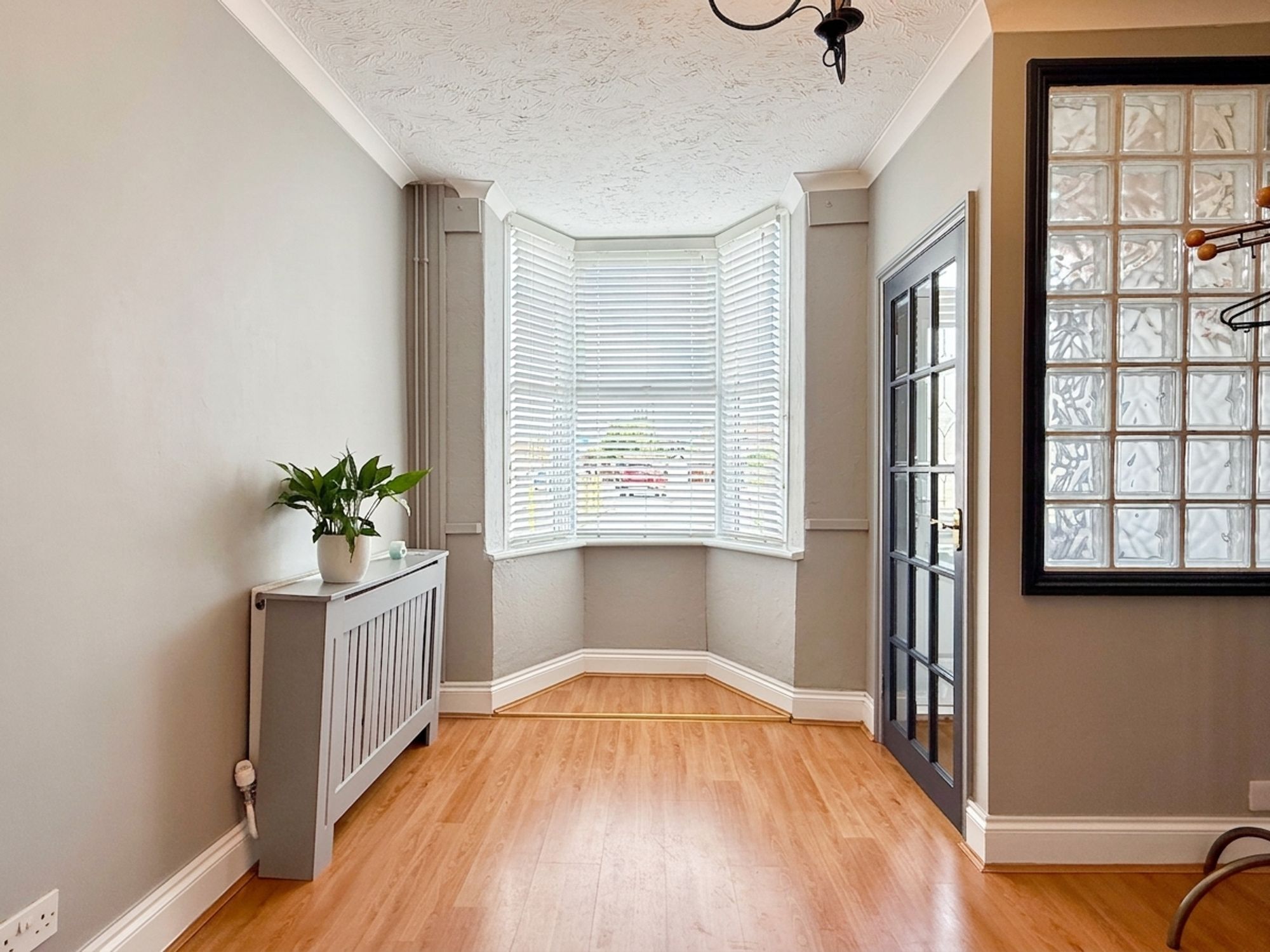 Wood Street, Taunton - NO onward chain! Image 6