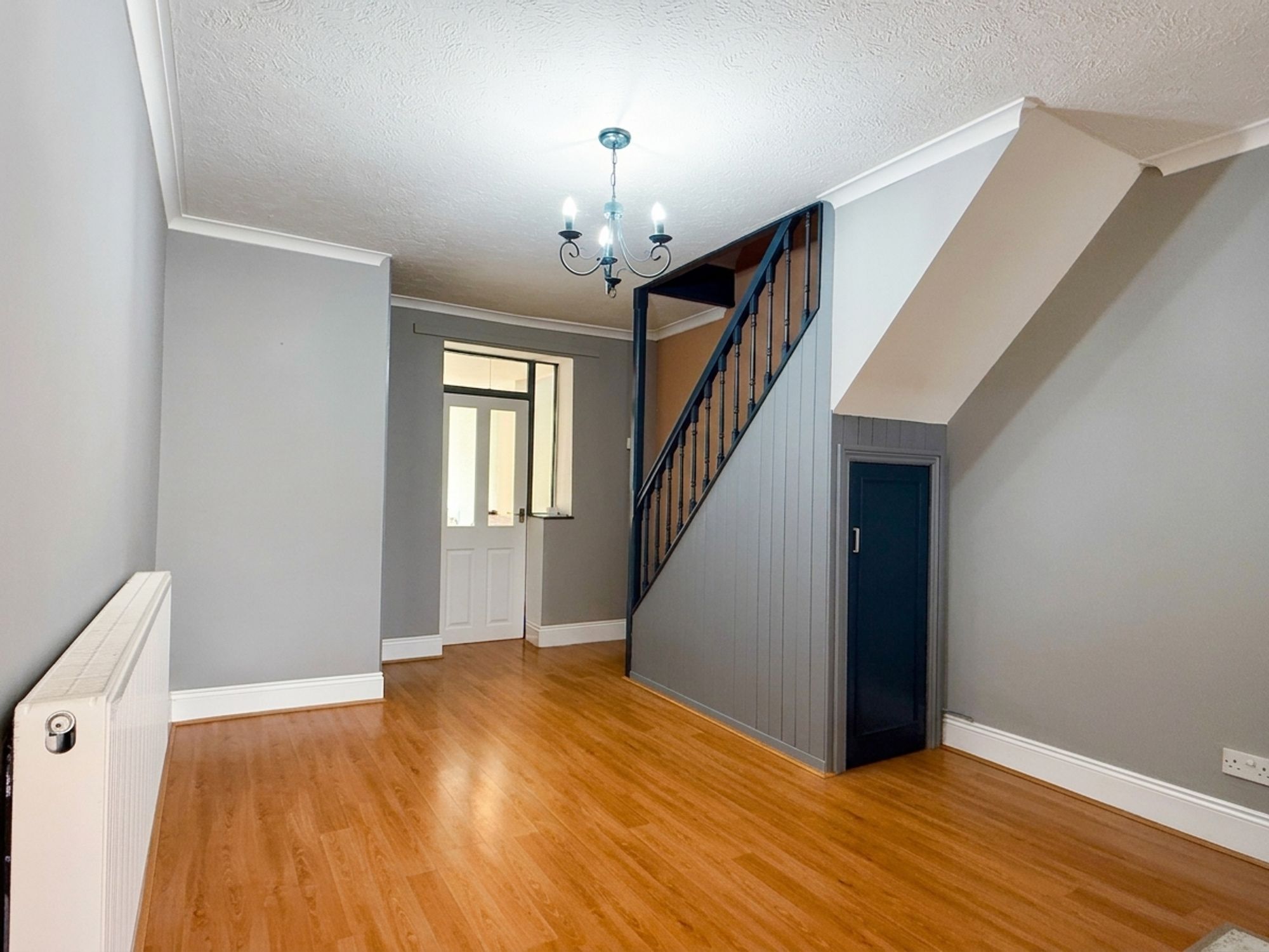 Wood Street, Taunton - NO onward chain! Image 8