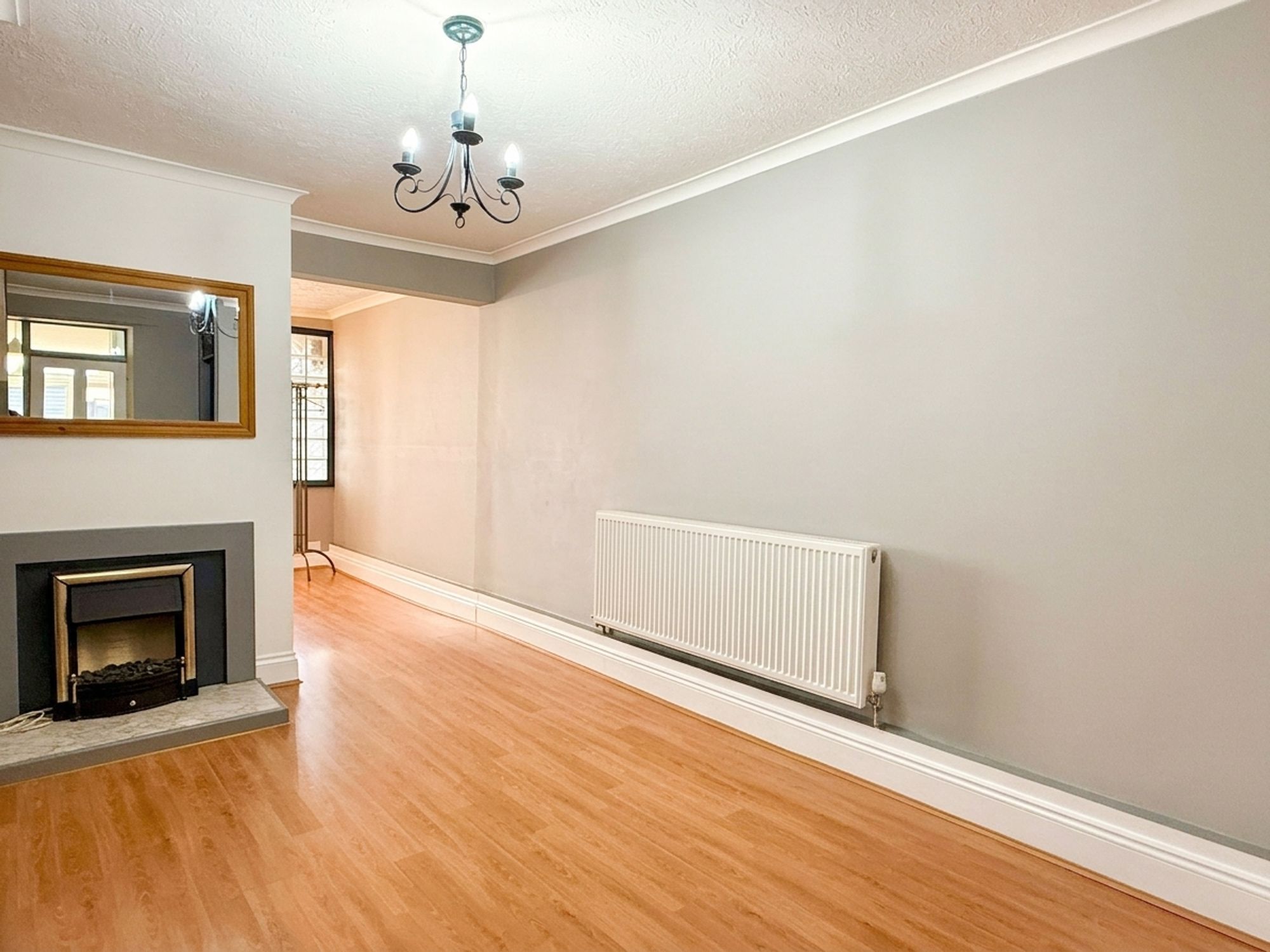 Wood Street, Taunton - NO onward chain! Image 9