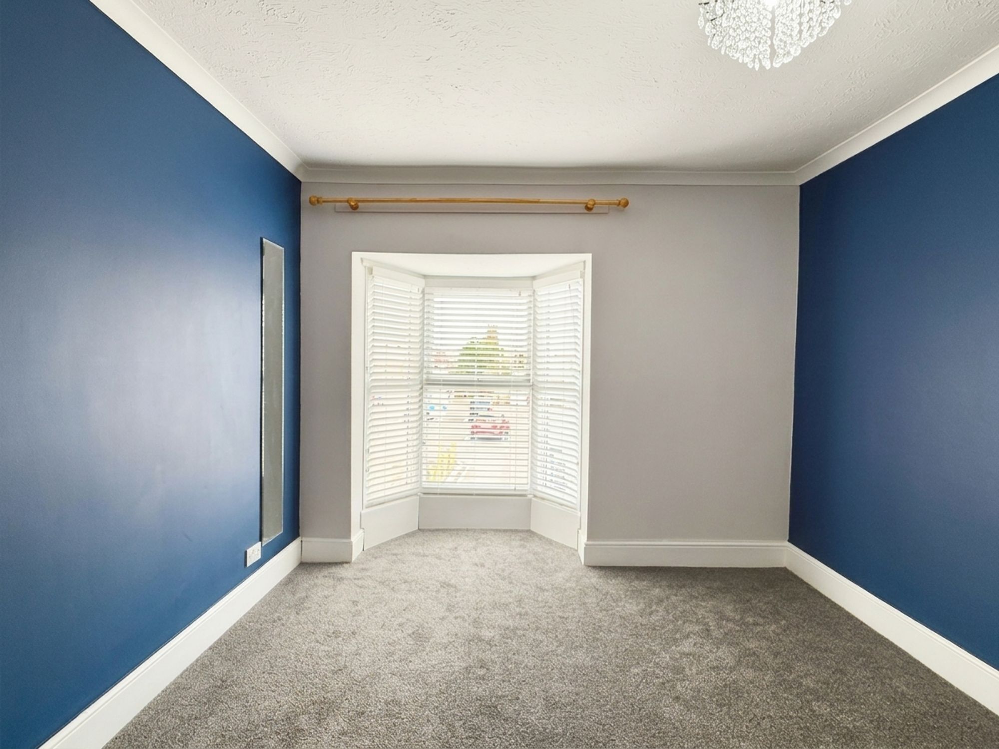 Wood Street, Taunton - NO onward chain! Image 14