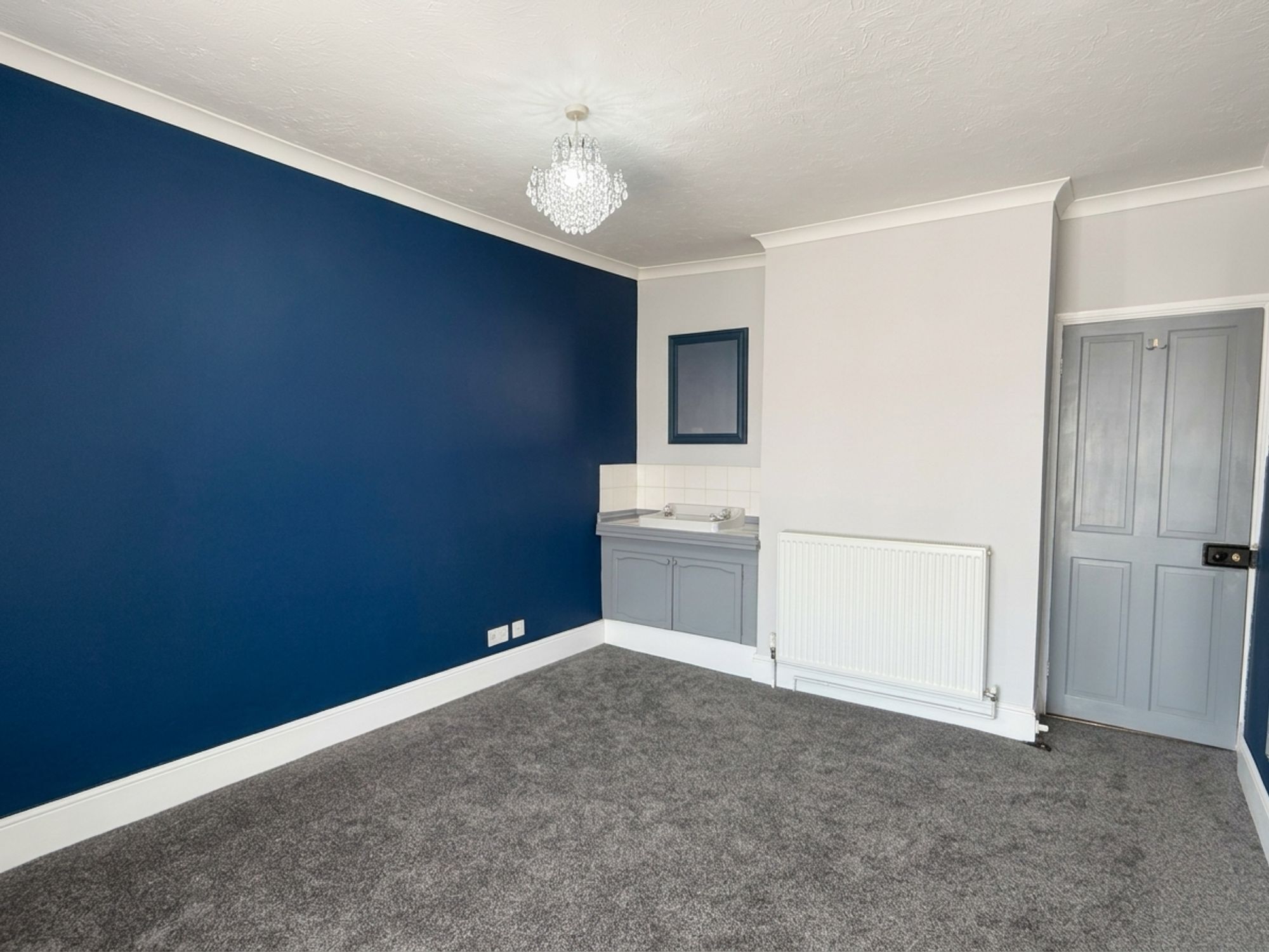 Wood Street, Taunton - NO onward chain! Image 15