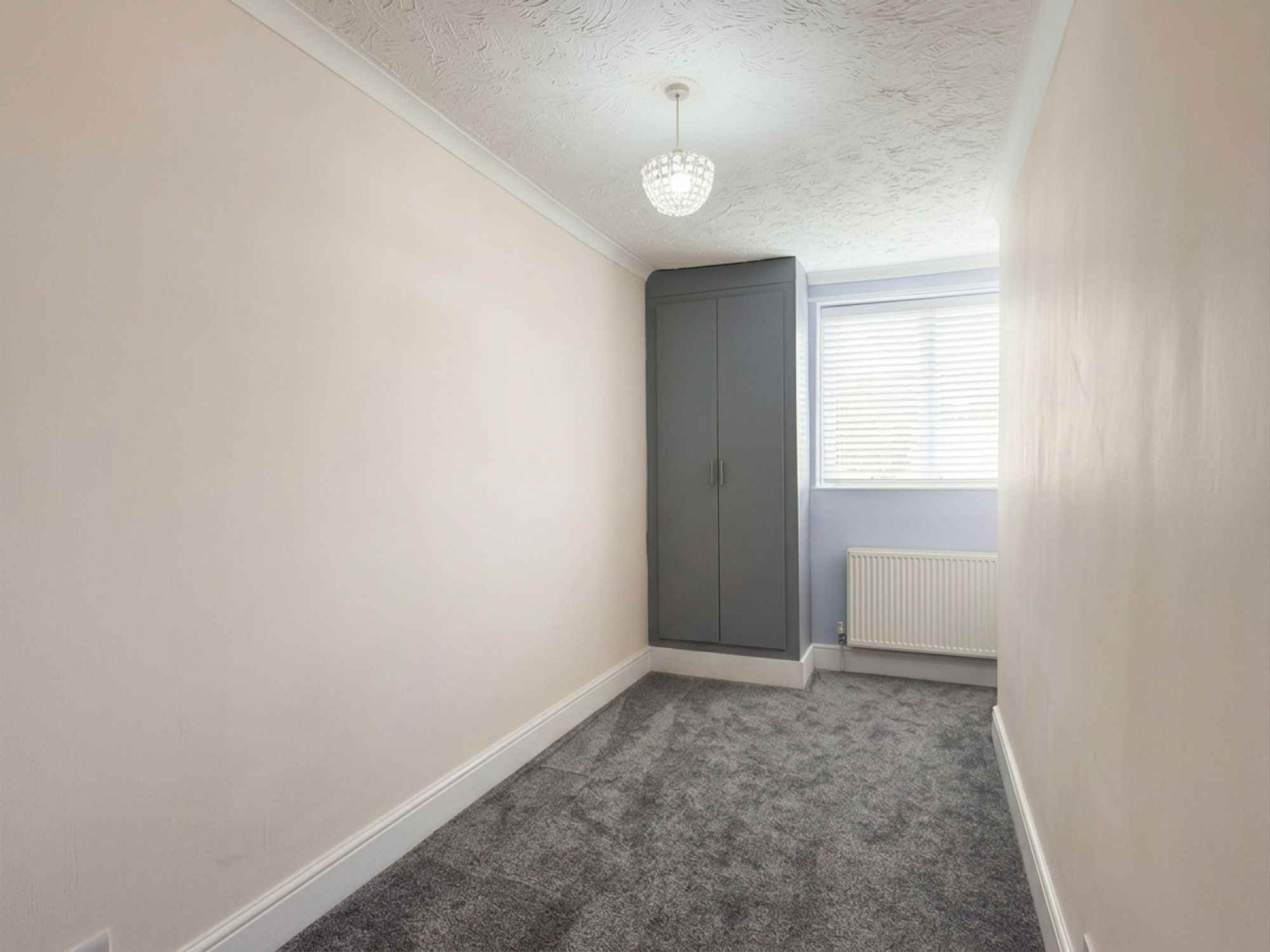 Wood Street, Taunton - NO onward chain! Image 18