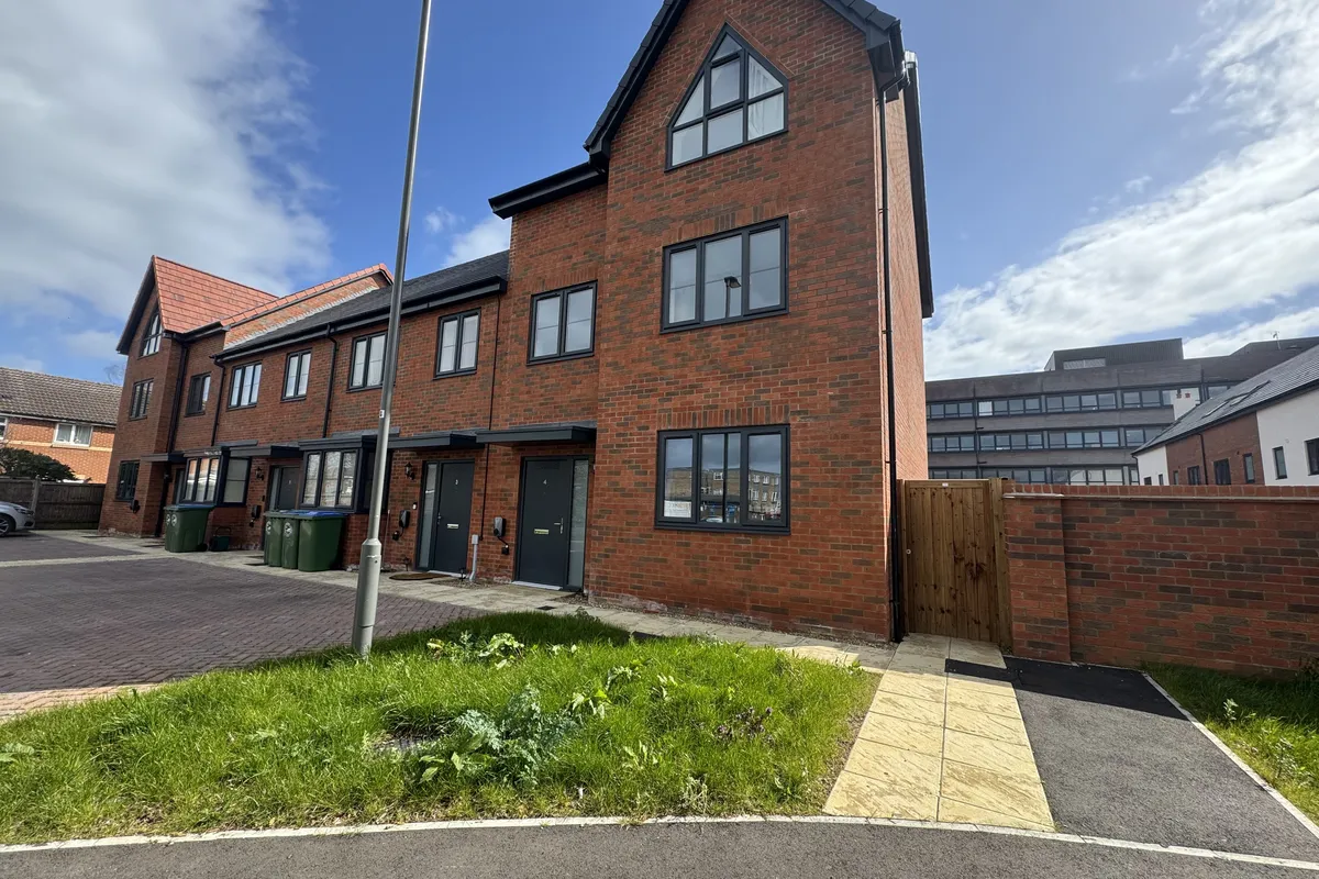 Francis Avenue, AYLESBURY