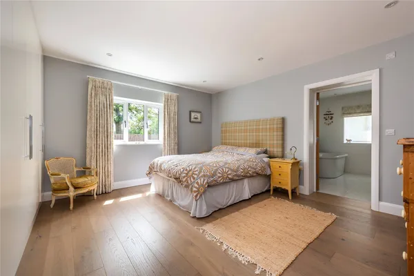 Standon Lane, Ockley, RH5 photo 14