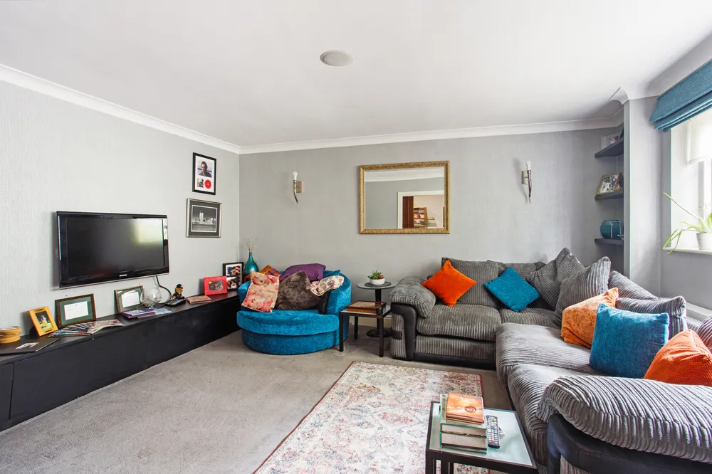 California Lane, Bushey, WD23