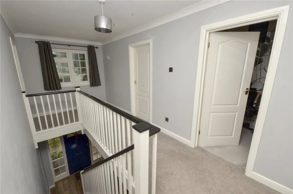Property carousel item 11