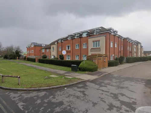 Dudley Place, Stanwell, Staines-Upon-Thamesphoto