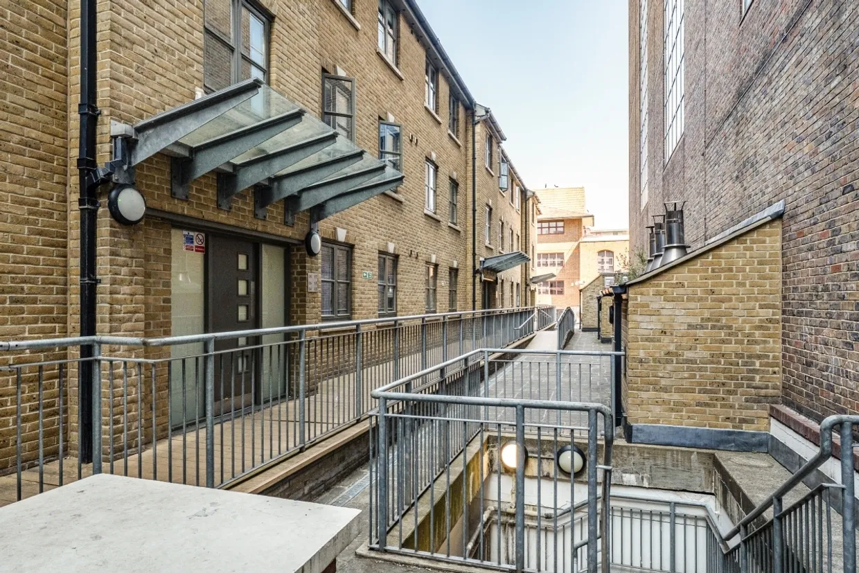 Kingsley Mews, Wapping, E1W photo 7