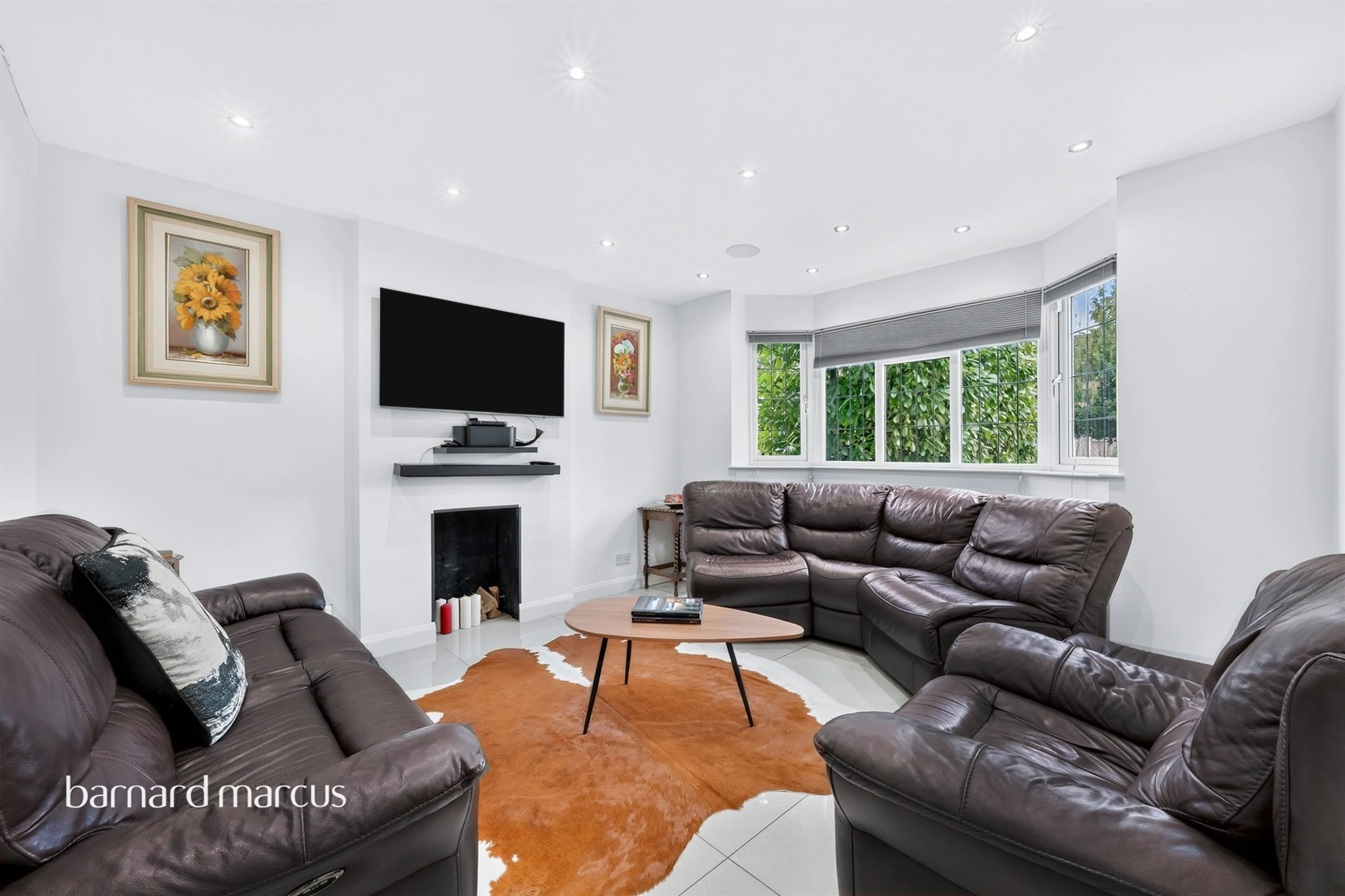 Property at Hollington Crescent, New Malden