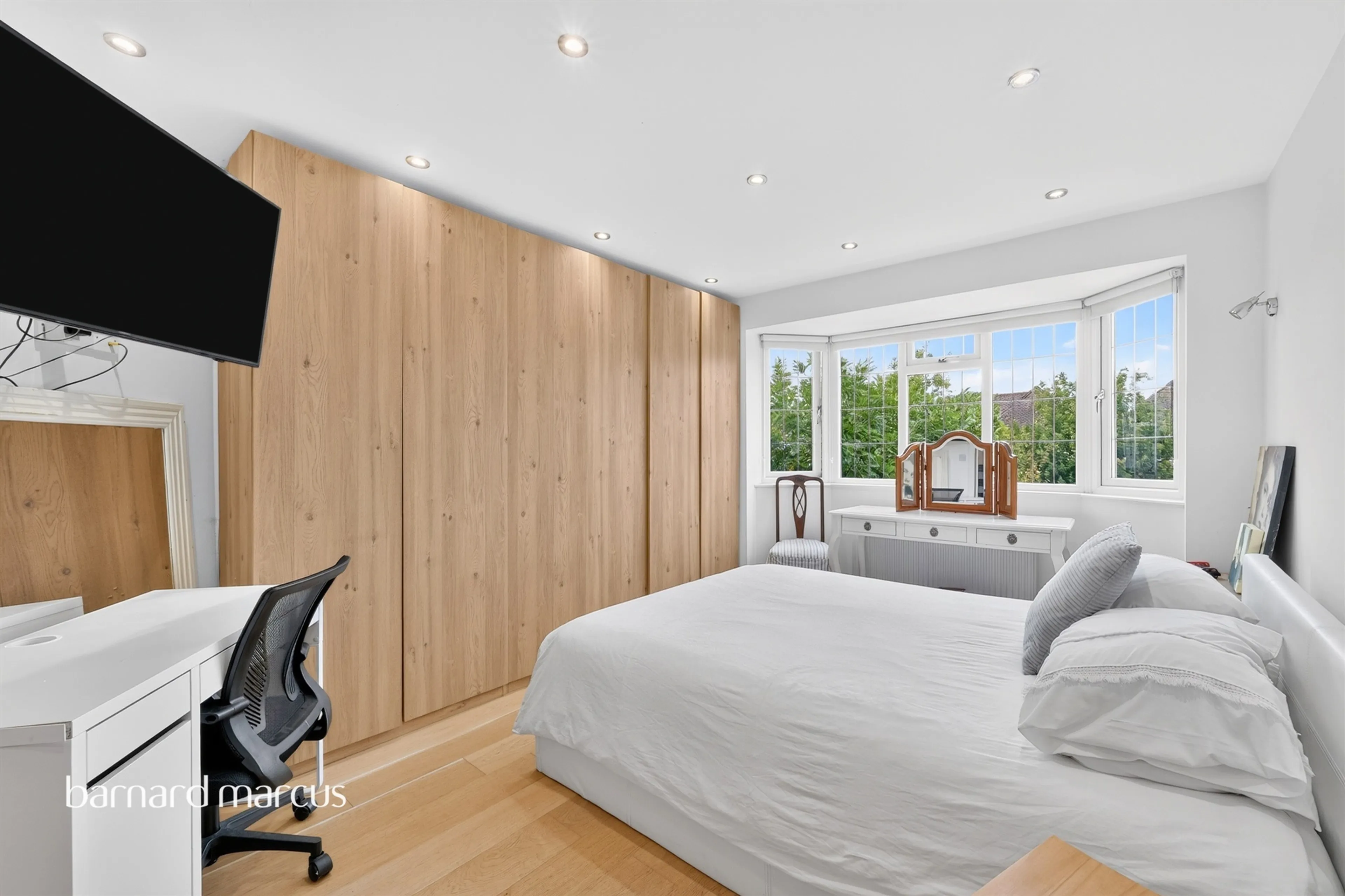 Property at Hollington Crescent, New Malden